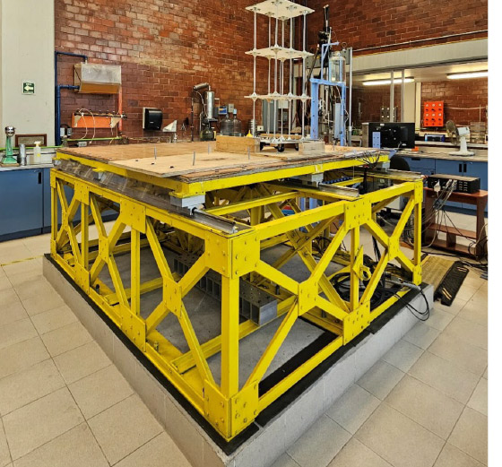 Figura 4. Mesa vibradora unidireccional servo hidráulica