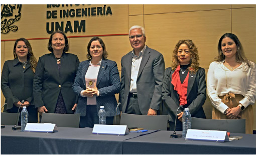De izquierda a derecha. Lizbeth Campos, Elvira de Mejía, Rosa María Ramírez Zamora, Pradeep Khanna, Norma Patricia López y Miriam Hernández